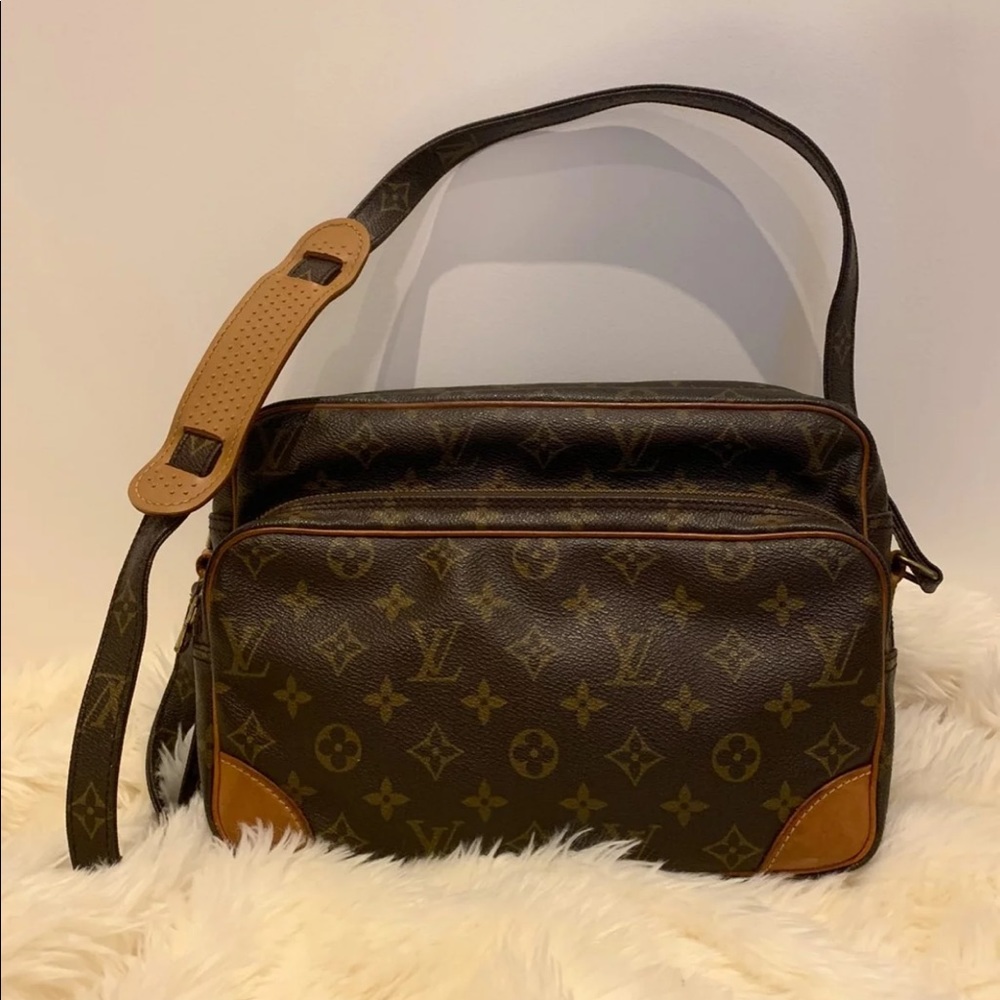 Louis Vuitton Monogram Nil messenger bag